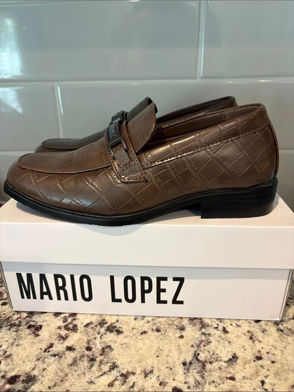 Mario Lopez classic brown