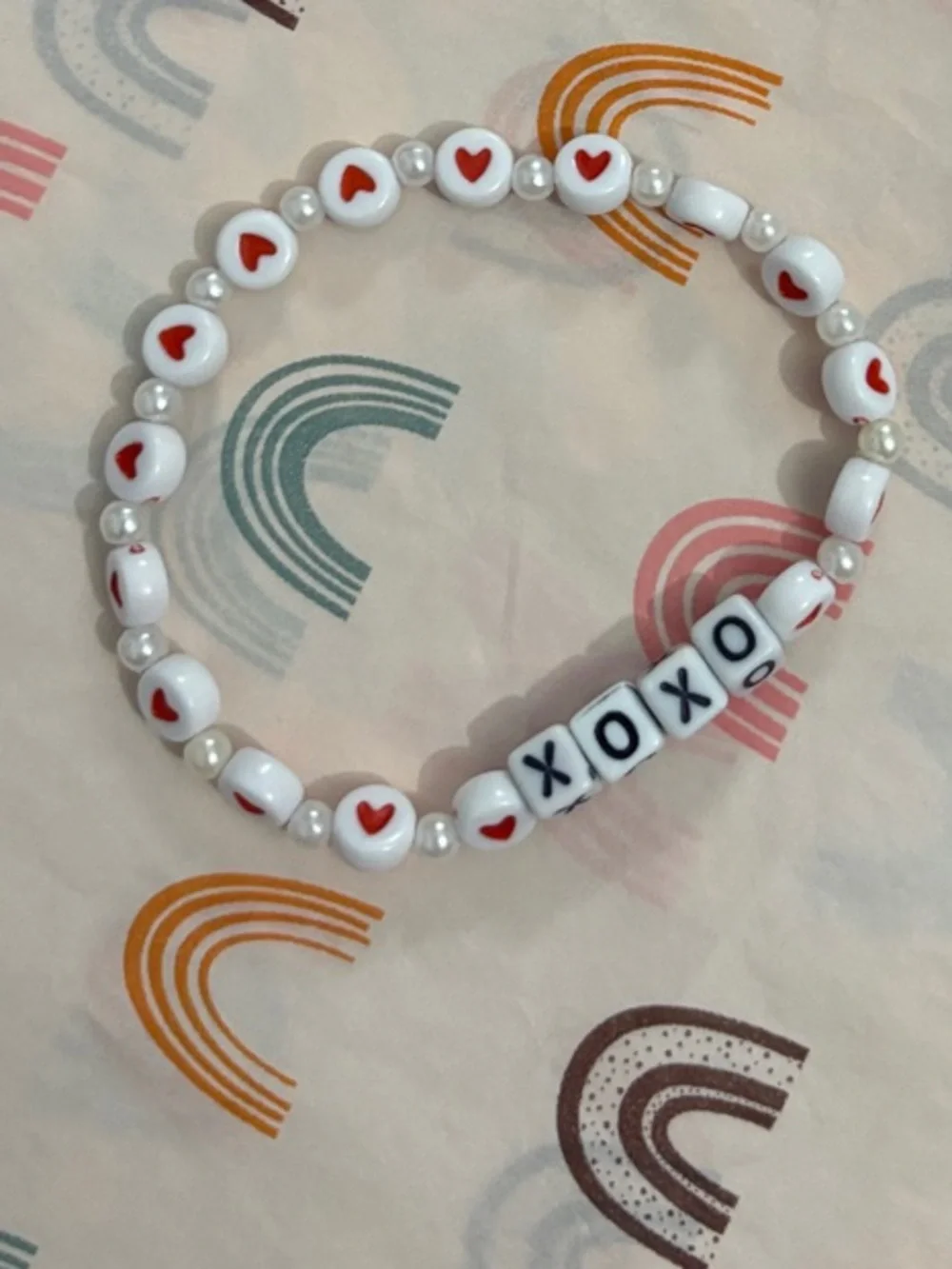 XOXO Kids Beaded Bracelet - White with Red Hearts