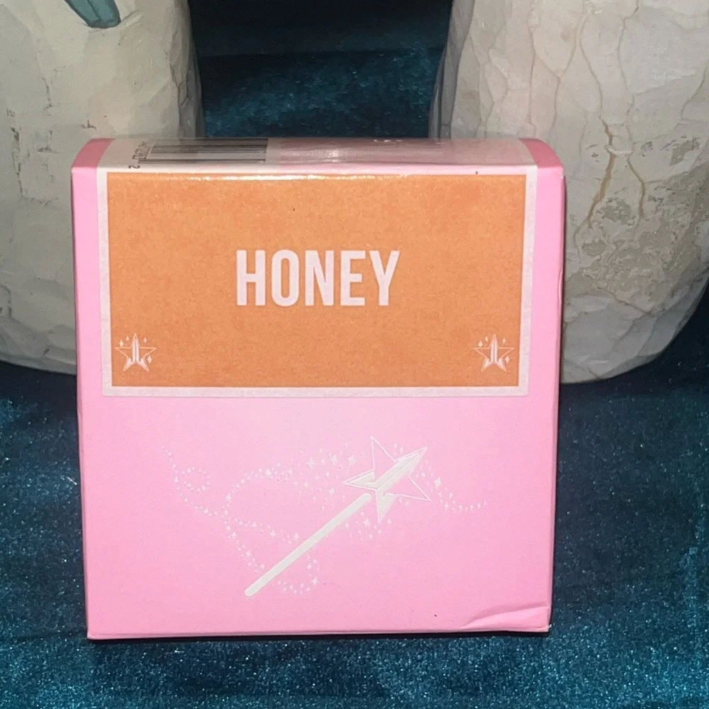 Jeffree Star Cosmetics Magic Star Luminous Setting Powder - Honey NIB