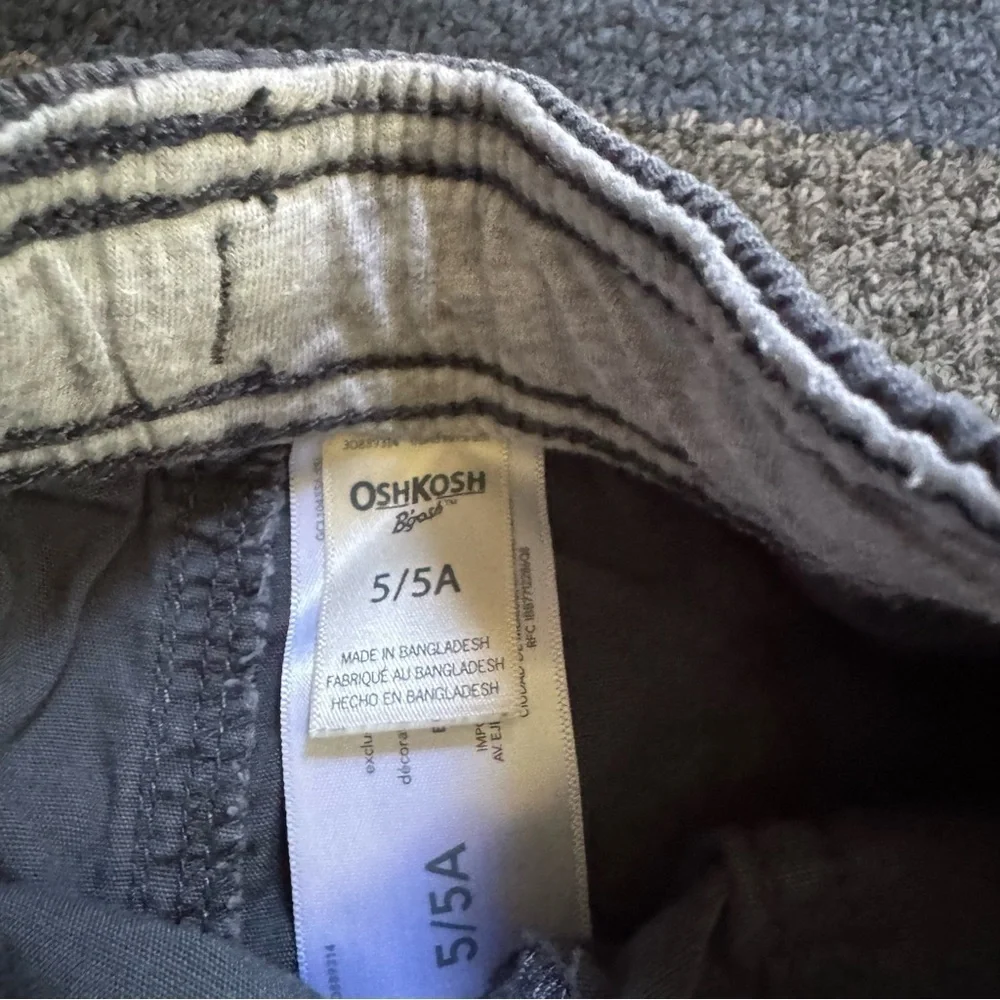 OshKosh B’gosh Boys Gray Casual Shorts Size 5‎