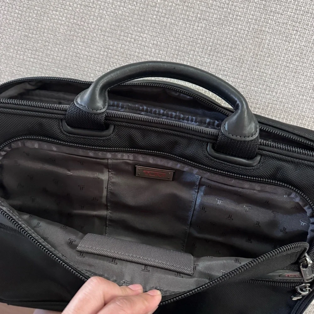 Tumi sleek black