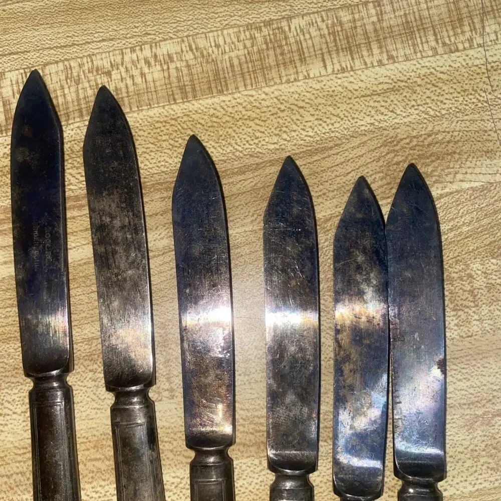 Set Of 6 Dinner Knives Rogers Vintage Silverplate Flatware Serrated Edge