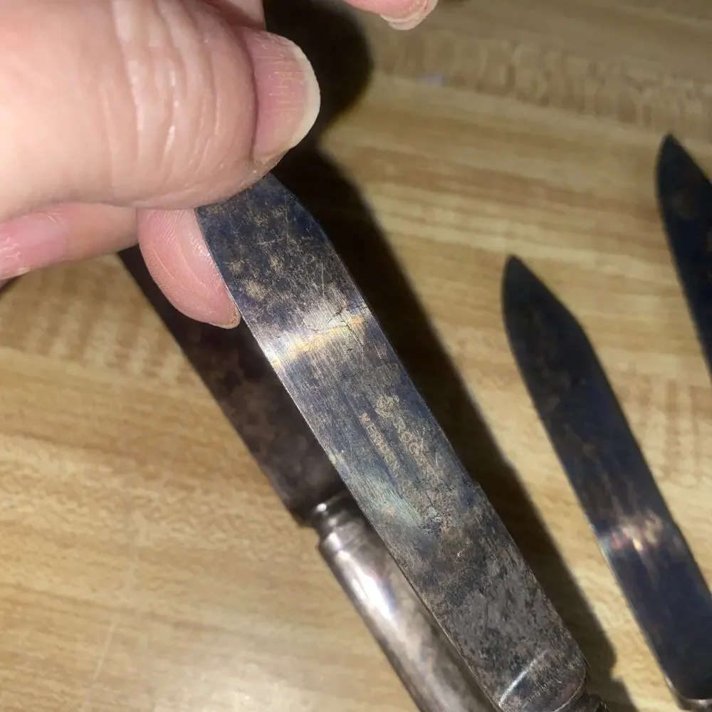 Set Of 6 Dinner Knives Rogers Vintage Silverplate Flatware Serrated Edge