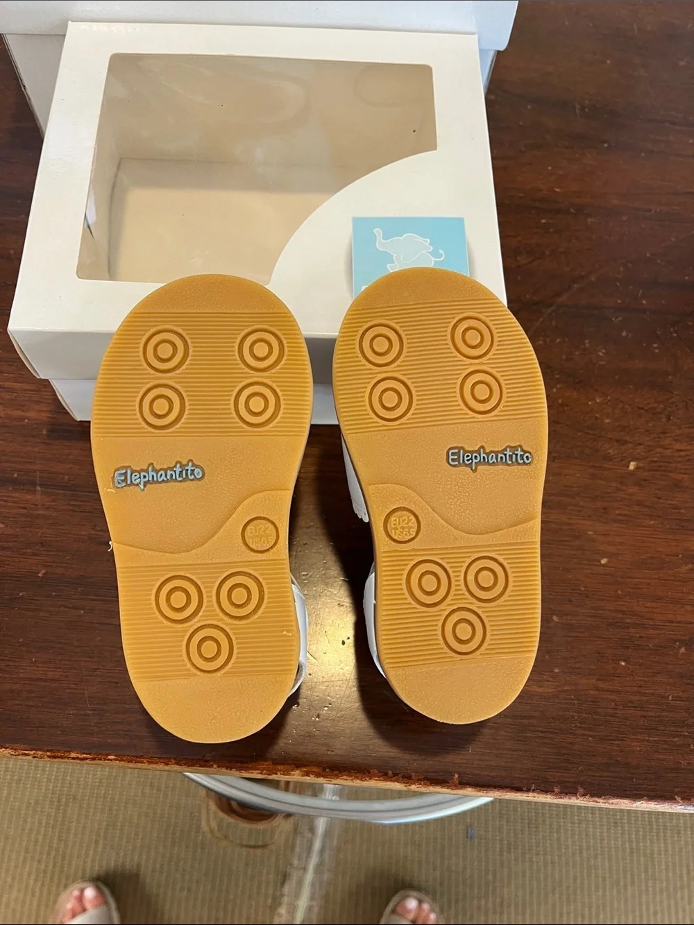 Elephantito White Girls' Leather Sandals with Scalloped Trim