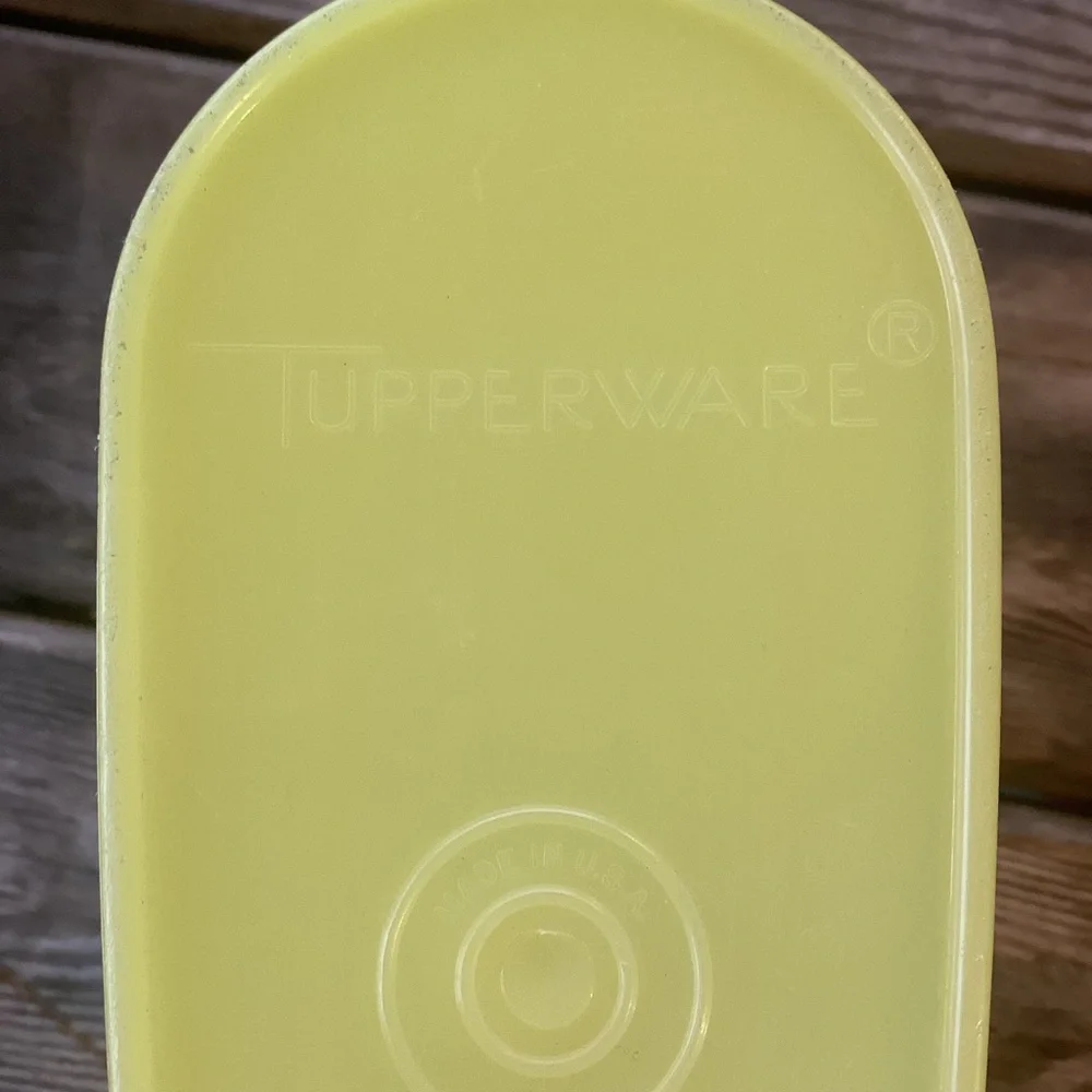 Tupperware vintage beverage