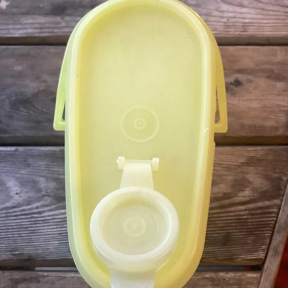 Tupperware vintage beverage