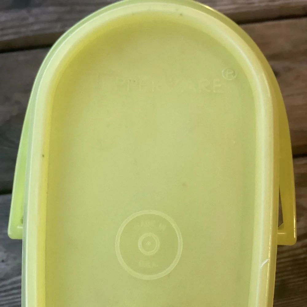 Tupperware vintage beverage
