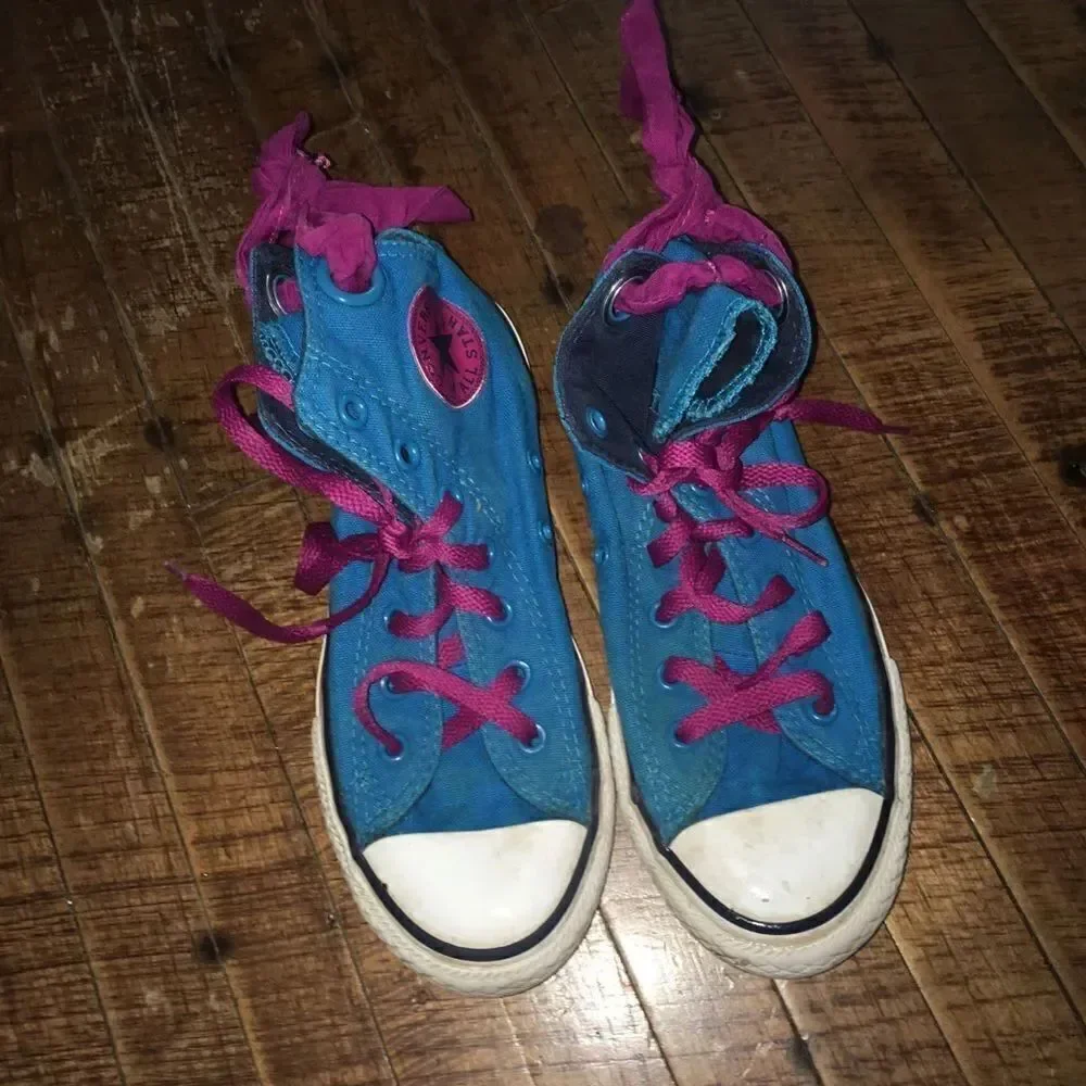 Converse blue chucks