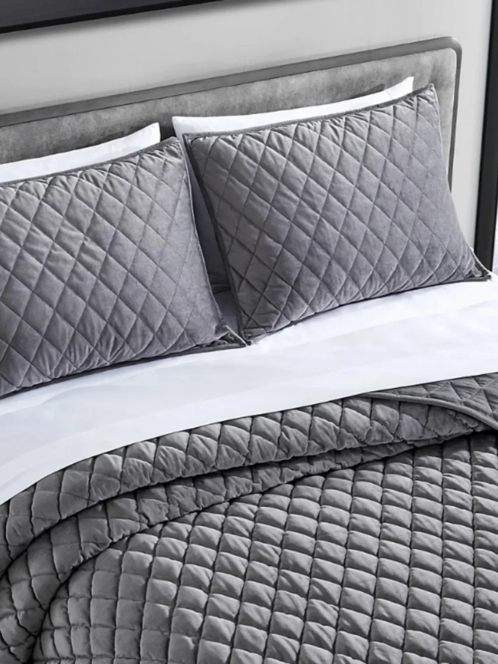 Vera Wang Home get bedding features
