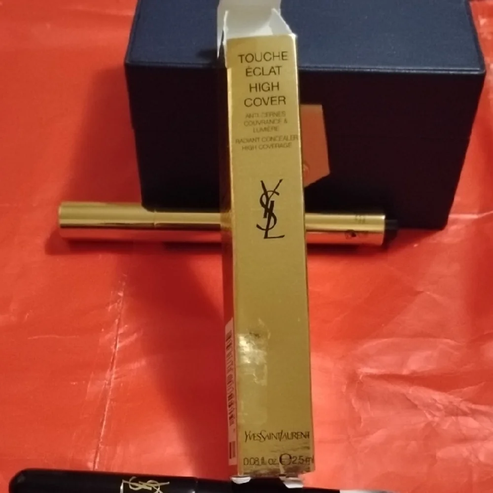 Yves Saint Laurent shape packing or