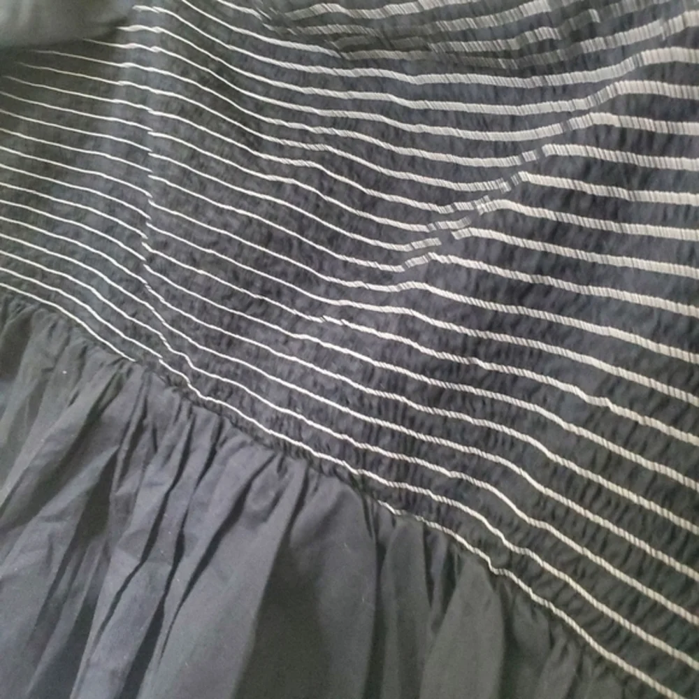 Old Navy black off