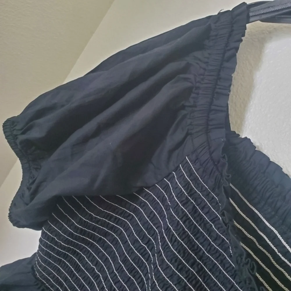 Old Navy black off