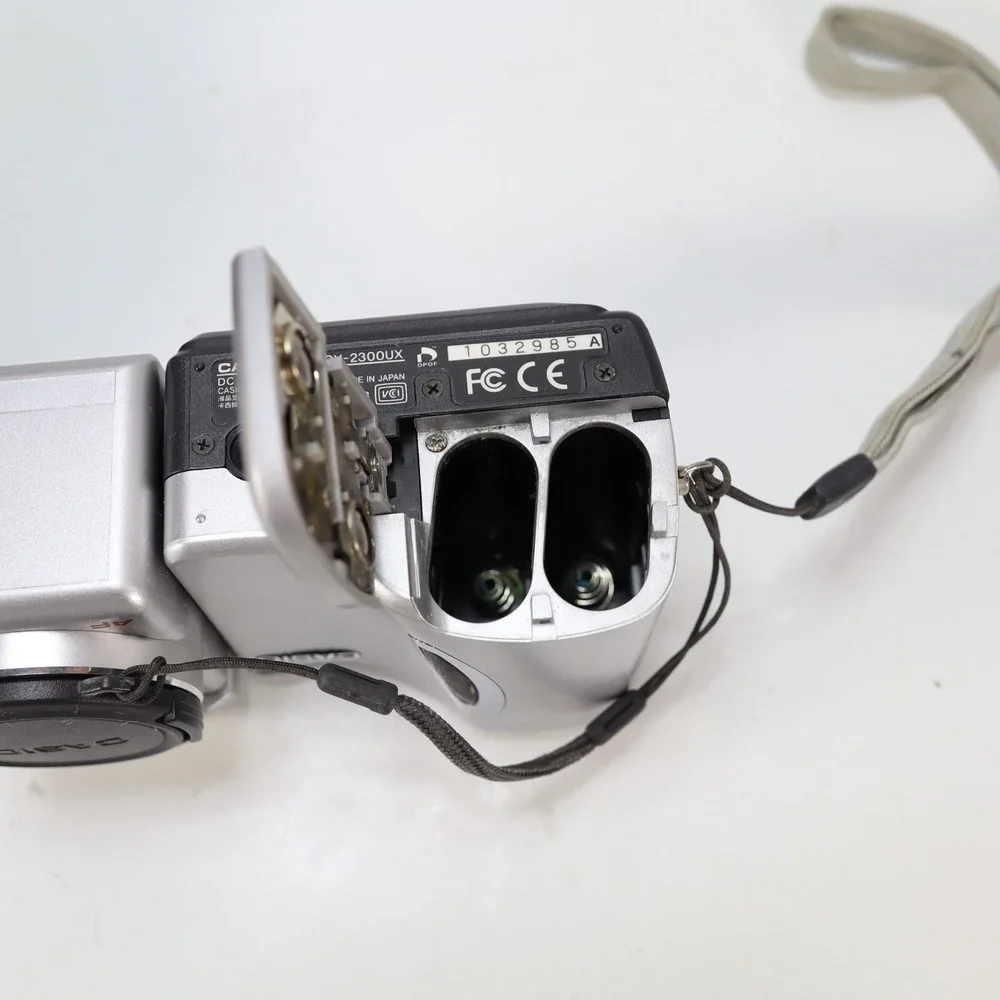*NOT WORKING* CASIO QV-2300UX Compact‎ Digital Camera 2.1MP FOR PARTS REPAIR