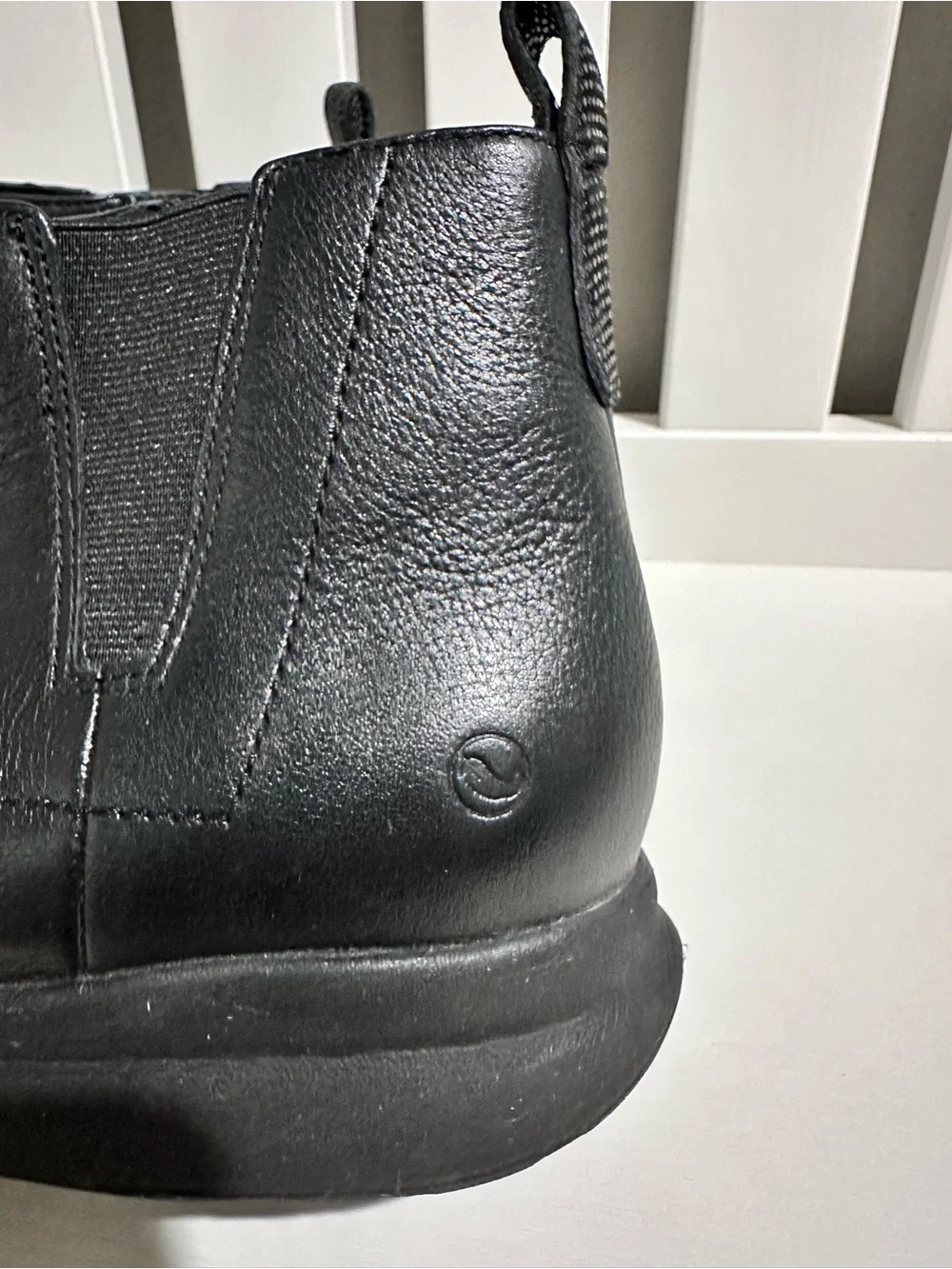 Clarks Unstructured Black Leather Side Zip‎ Ruched Ankle Boots Booties Size 9