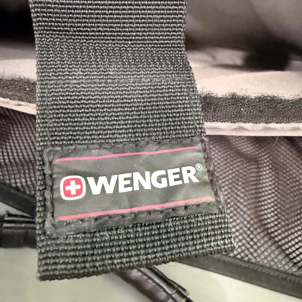 Wenger Laptop Briefcase Mens OS Black Multi-Compartment Padded Messenger Bag