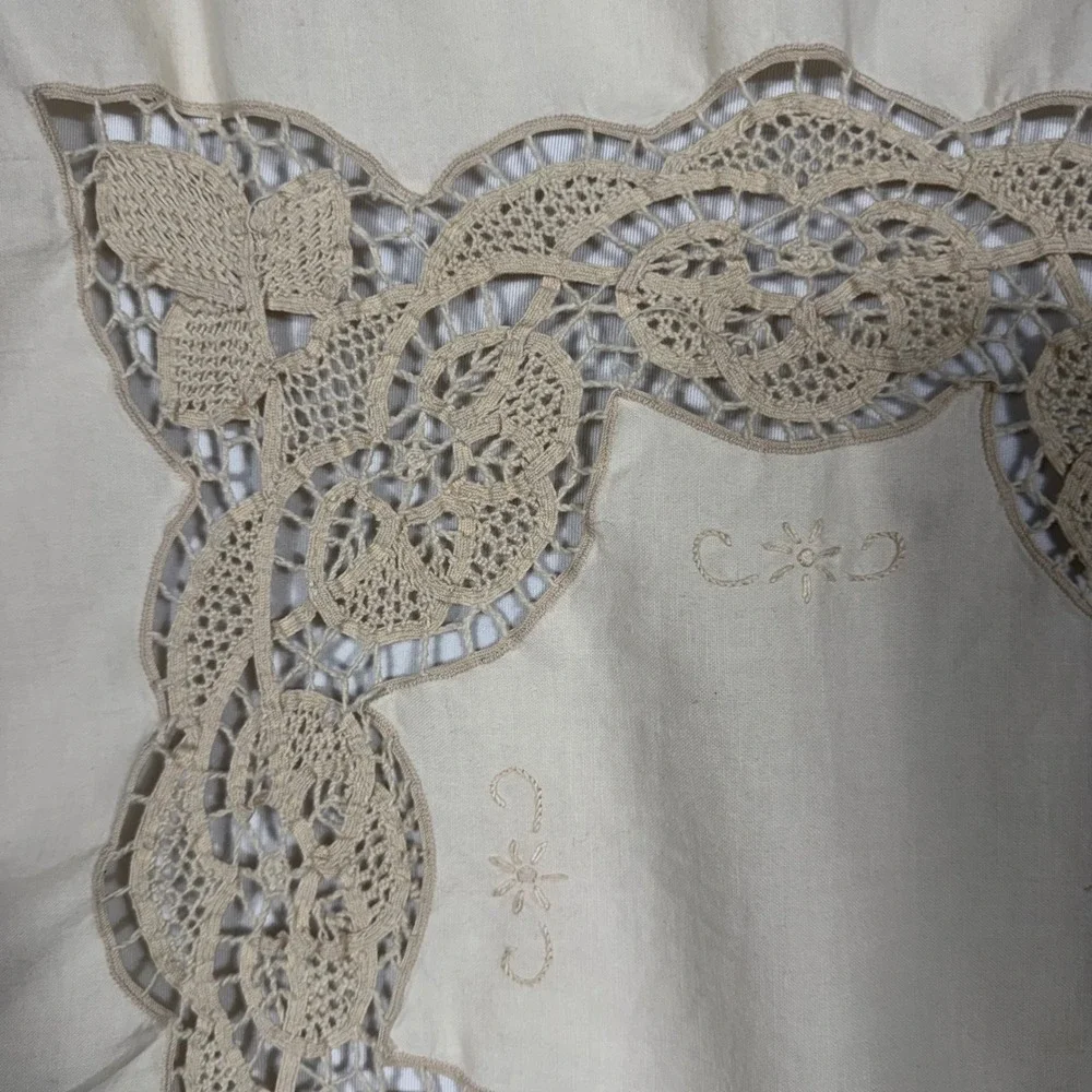 Unbranded vintage cream