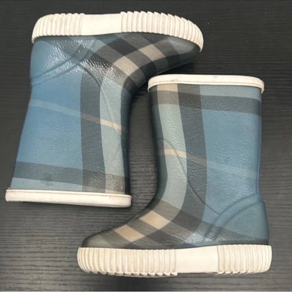 Burberry authentic luxury