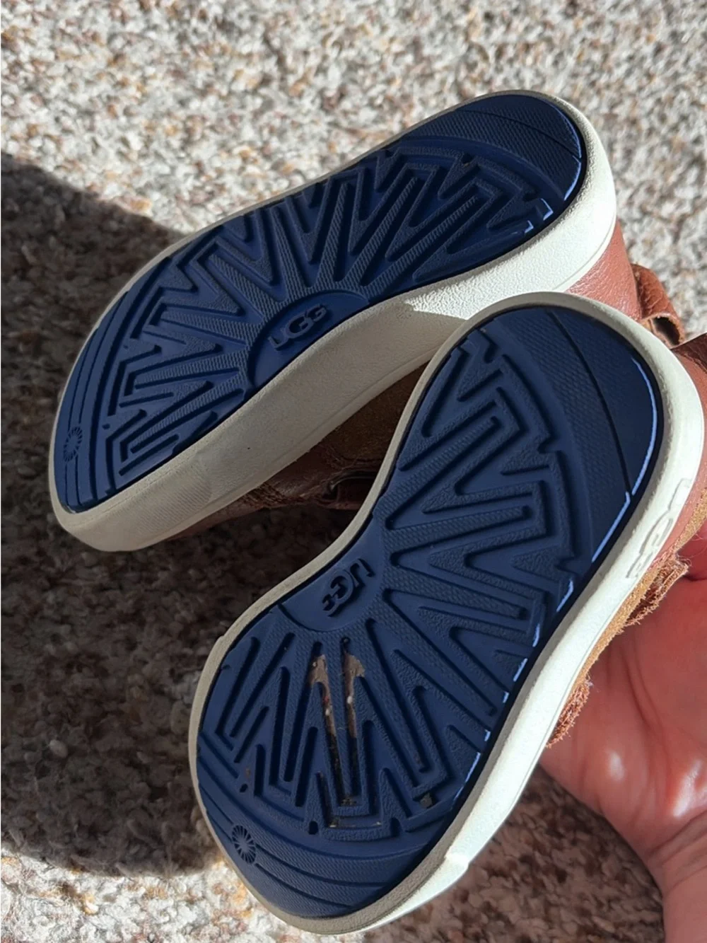 UGG rennon size