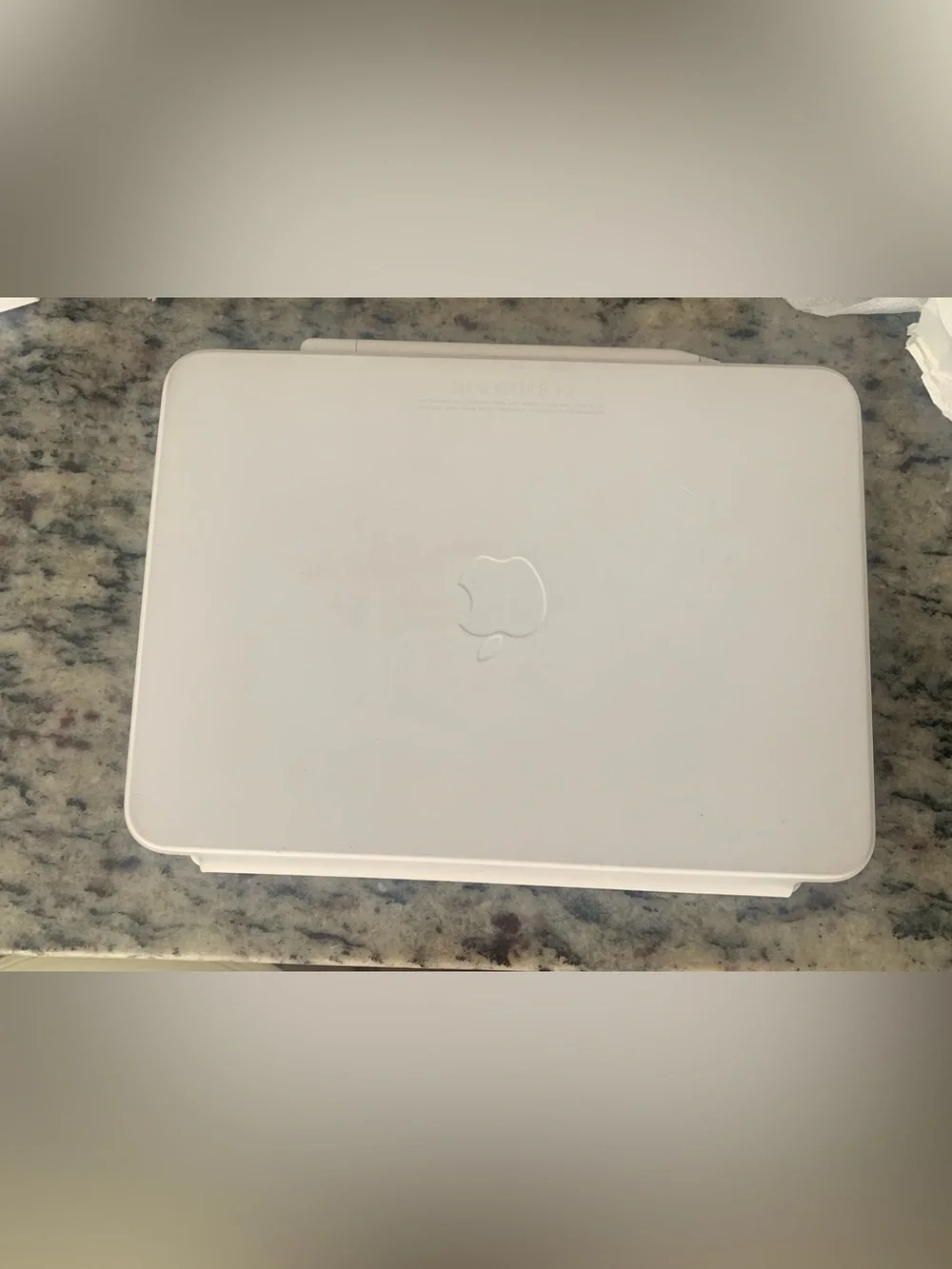 Keyboard and case from Apple for iPad