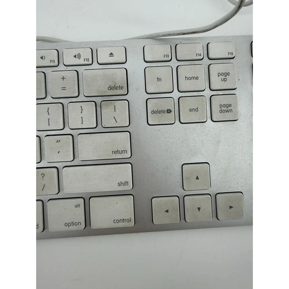 Original Apple Wired Keyboard with USB
