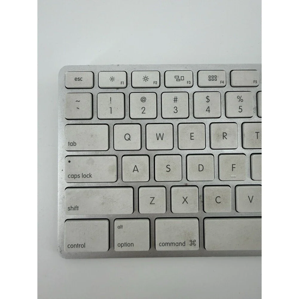 Original Apple Wired Keyboard with USB