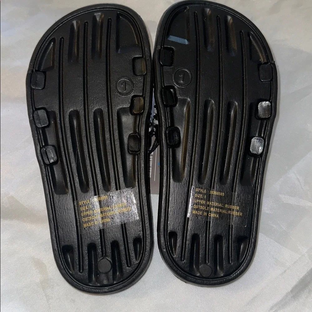 Black White Striped Rubber Slide Sandals Slip On Pool Shoes Size 2‎
