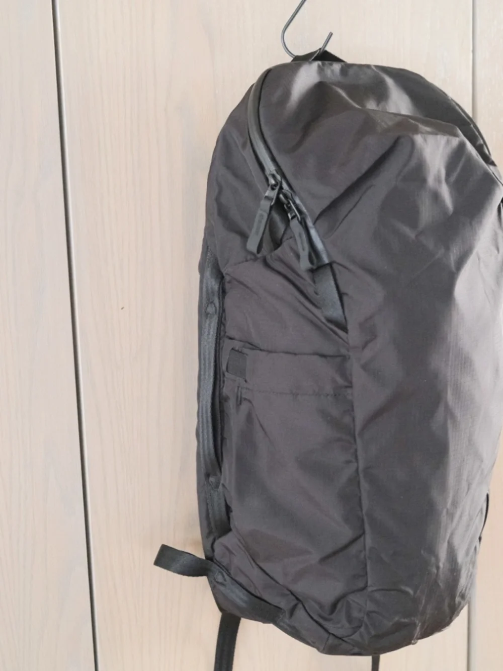 Able Carry Daybreaker 2 25L Minimalist Black Backpack X-pac