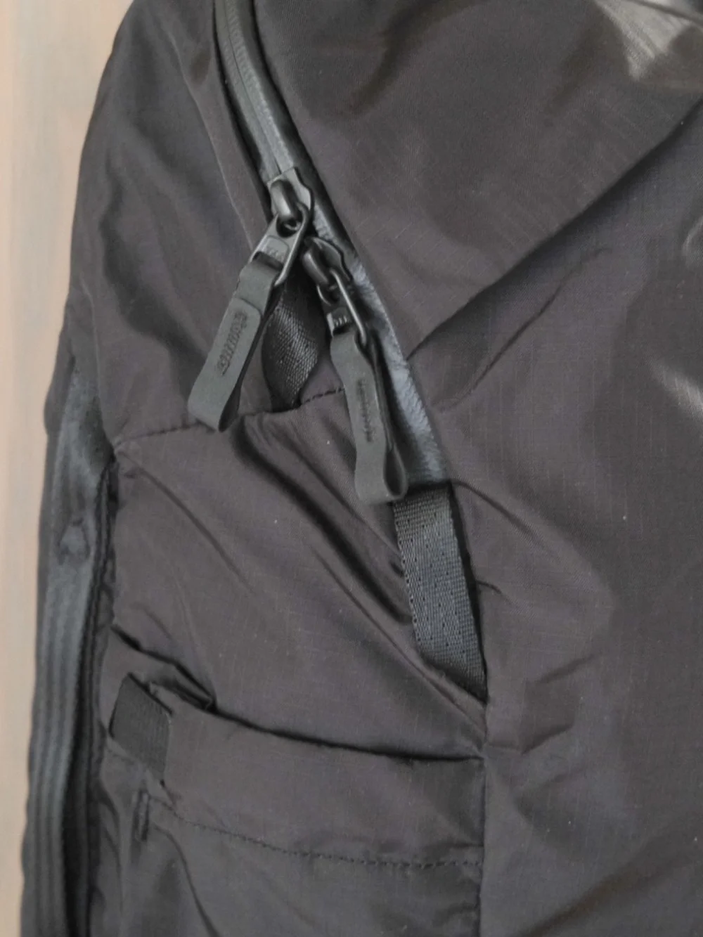 Able Carry Daybreaker 2 25L Minimalist Black Backpack X-pac