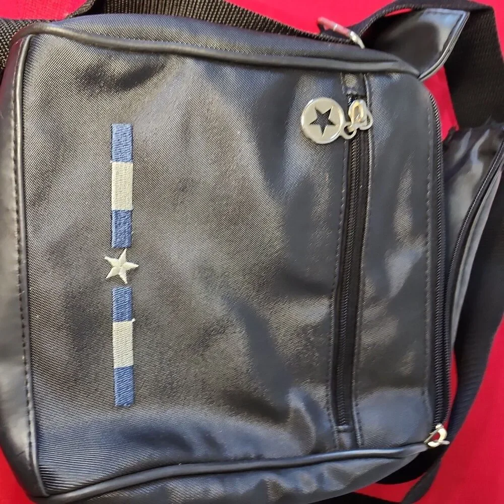 Unbranded exterior woven travel