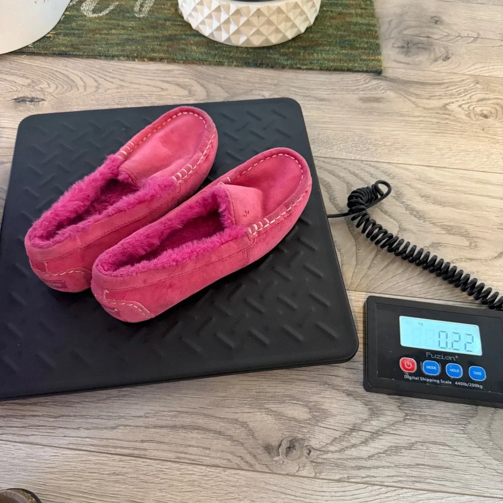 Koolaburra by UGG Kids Pink Suede Faux Fur Lined Moccasin Slippers Size 3 kids