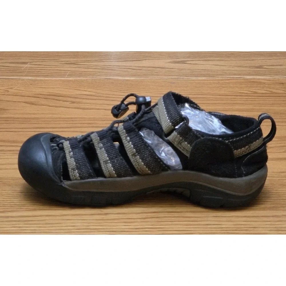 Keen Newport H2 Waterproof Trail Hiking Sandals Gray Black Boys Youth Sz 4.5 - 5