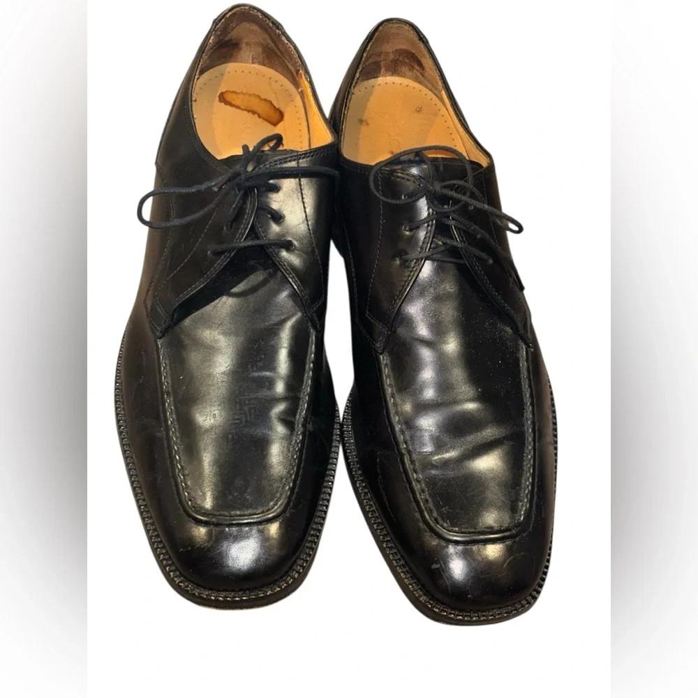 Cole Haan needs cleaned euc