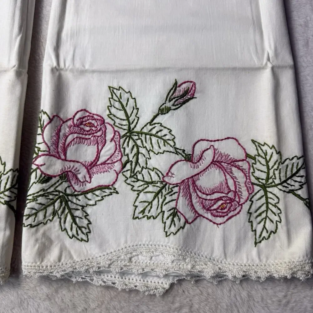 VTG 2 QUEEN Pillowcases White Embroidered Floral Pink 21x30 Set Cottagecore Chic