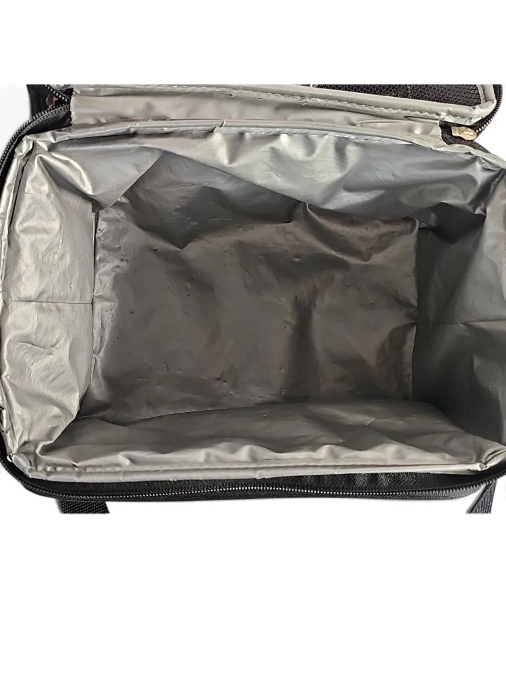 Carhartt insulated compartment
