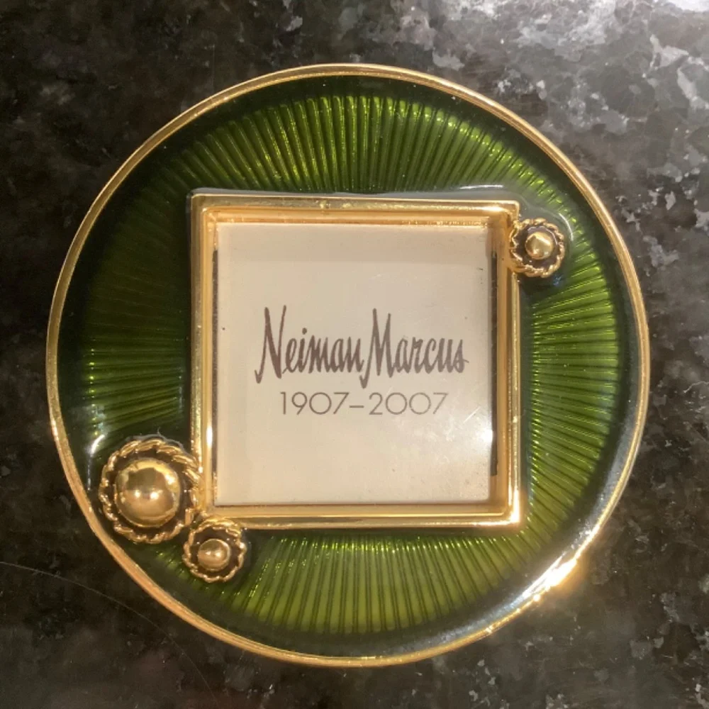 Jay Strongwater Miniature Green Neiman Marcus Commemorative Frame w/Stand/Clip
