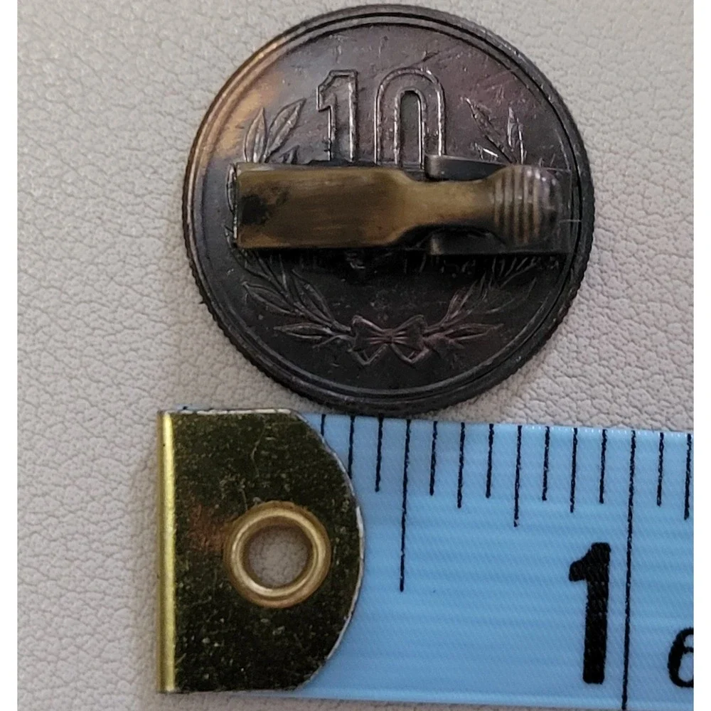 Vintage‎ JAPAN Unsigned Japanese Coin 10 Yen Design Coins Tie Bar Clip