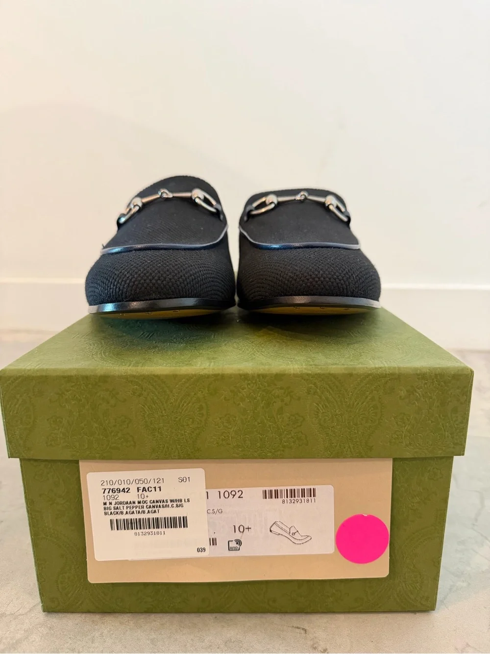 Gucci sleek black
