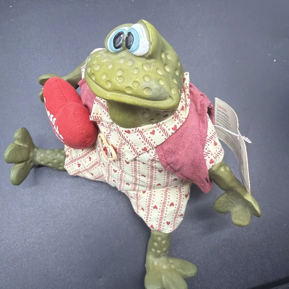 N/A valentino frog