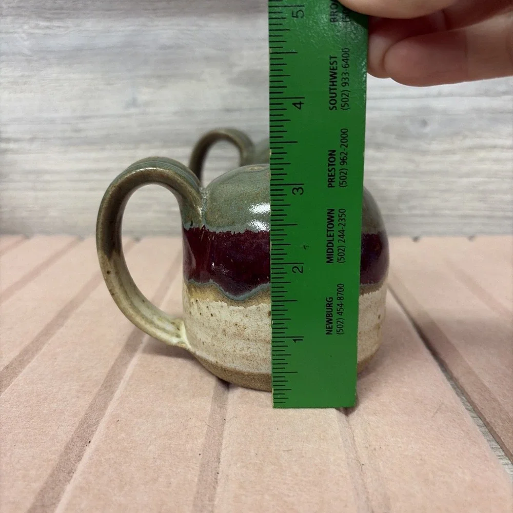 Handmade shaker includes
