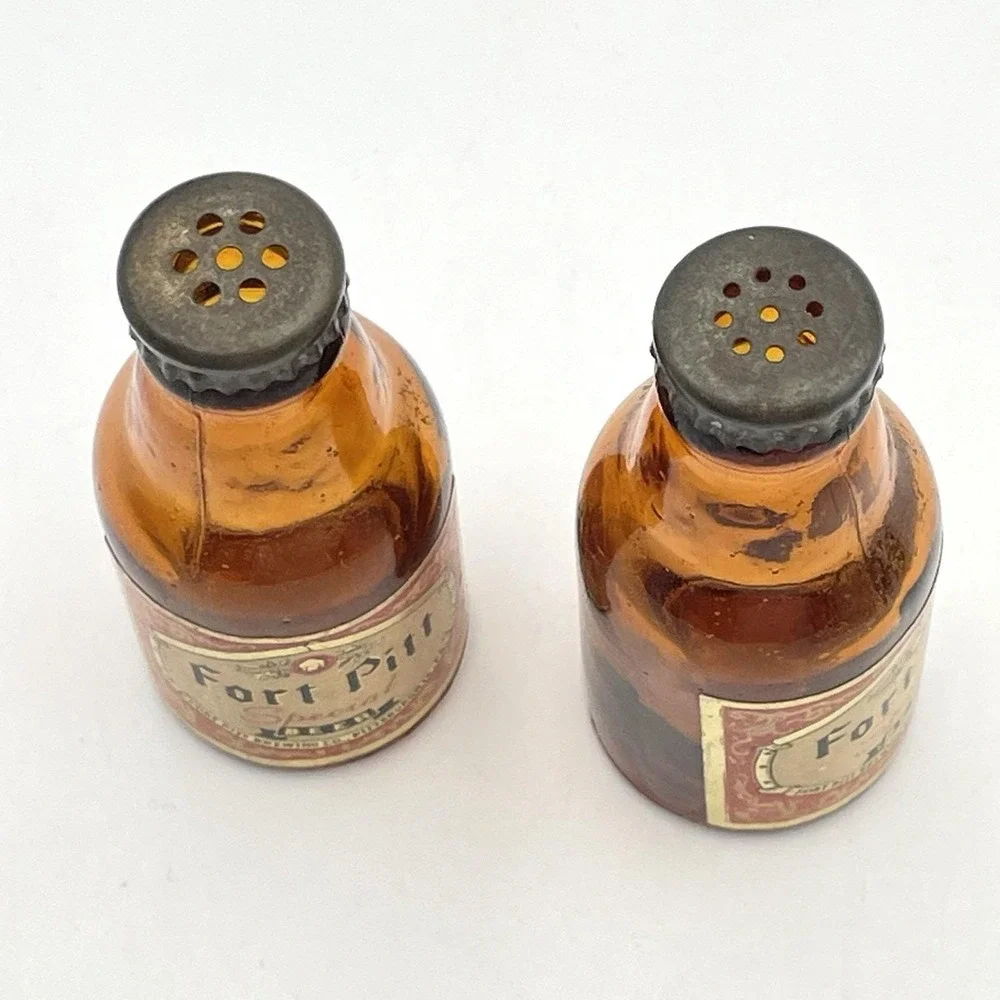The Unbranded Brand vintage fort