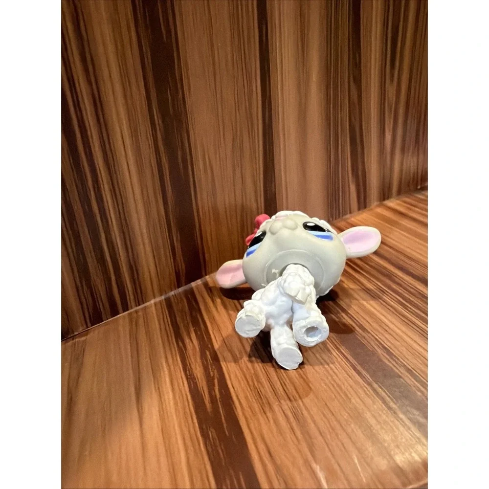 Littlest Pet Shop LPS White Lamb With Pink Bow And Blue Eyes LPS‎ #396
