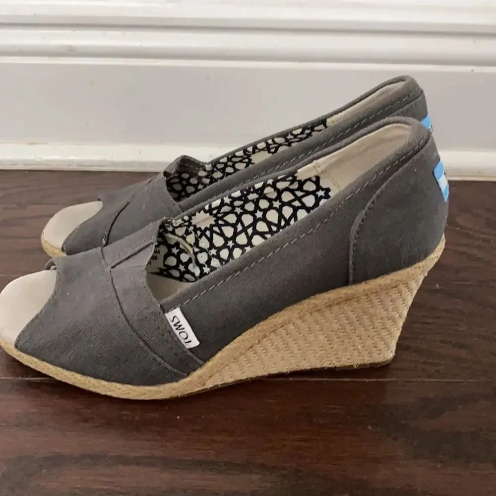 Toms calypso canvas