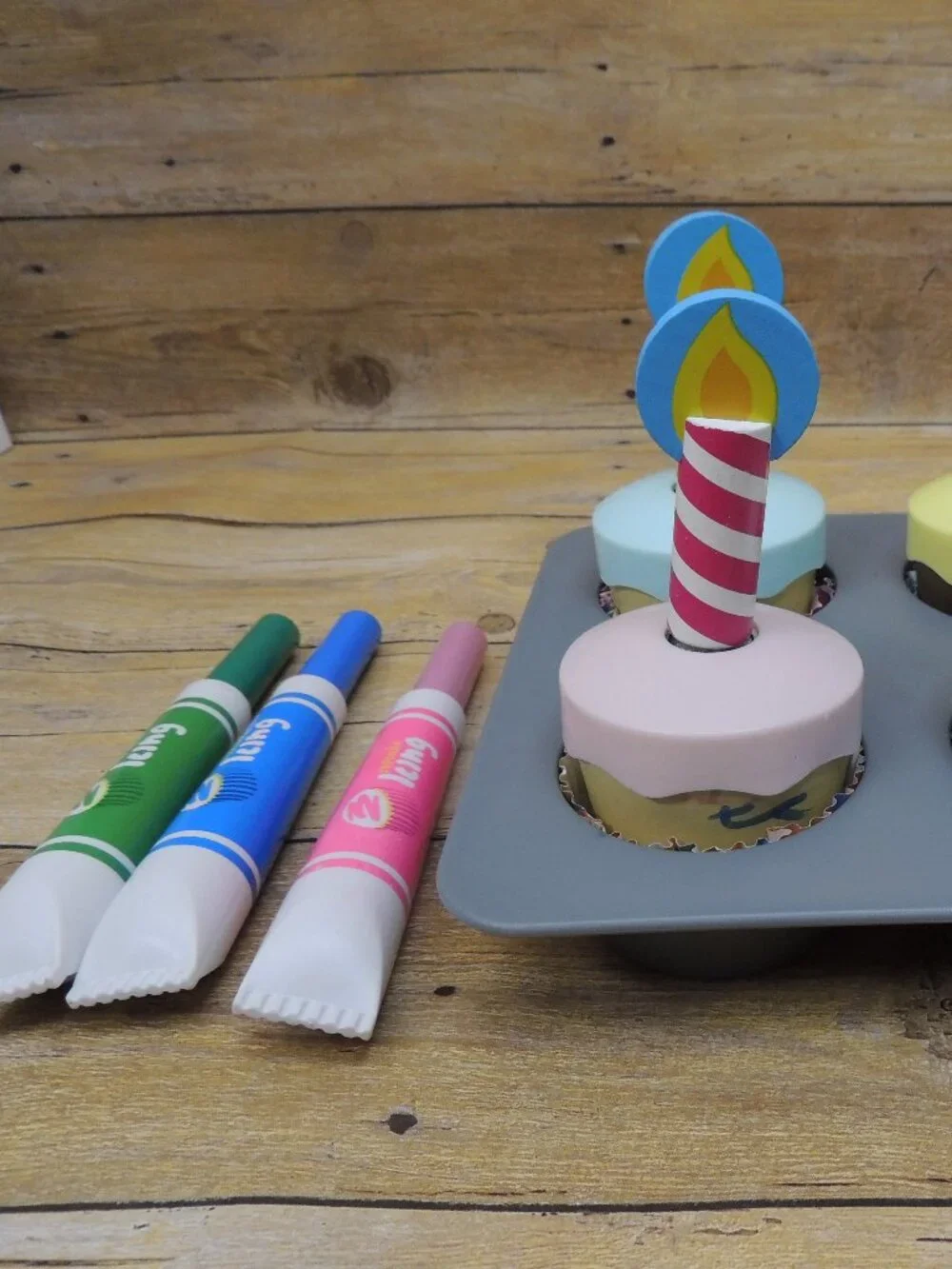 Melissa and Doug Cupcake Set