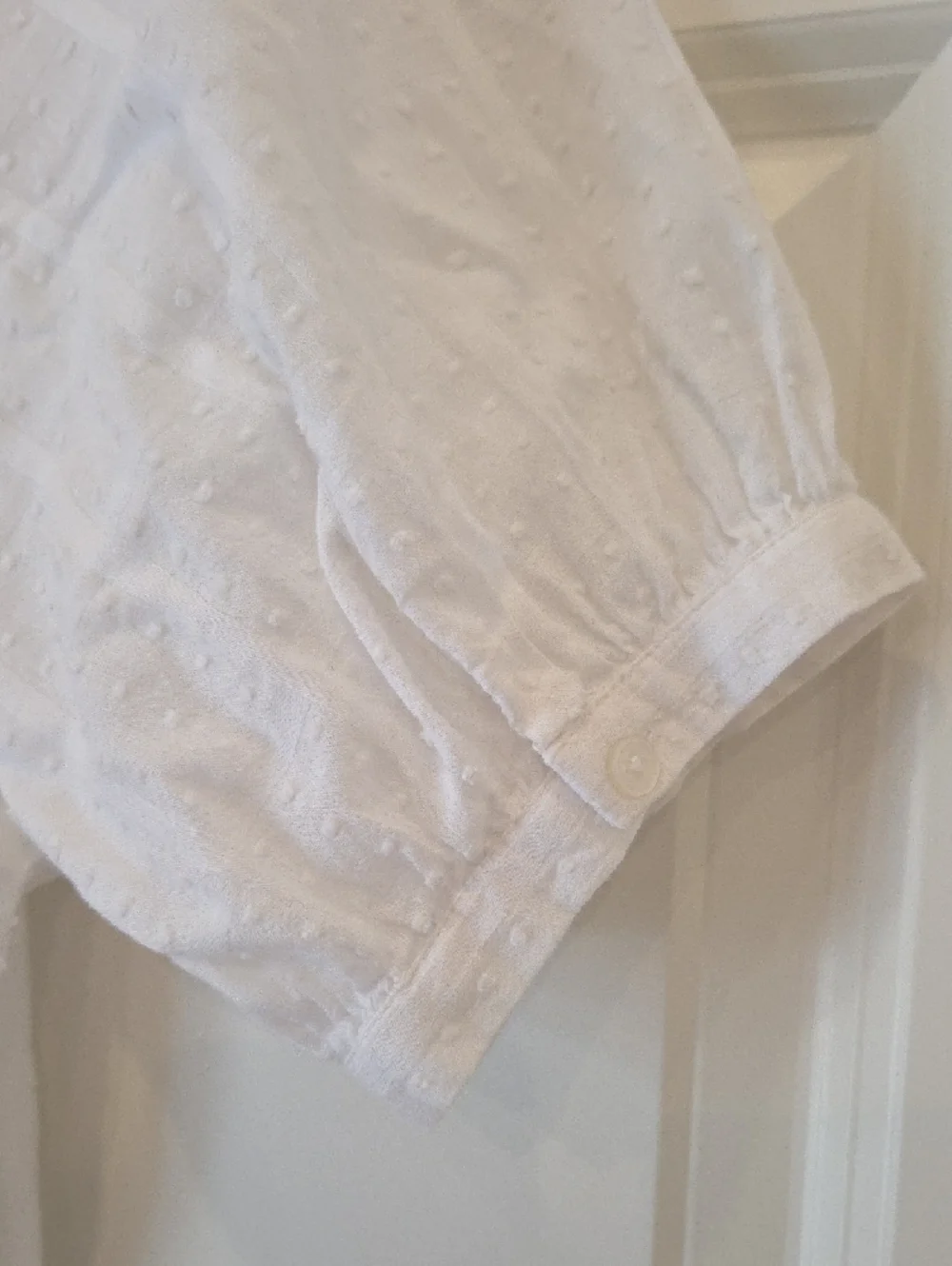 LOFT neckline closure scoop