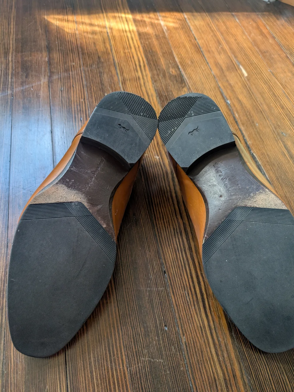 Wolf & Shepherd comfortable tan