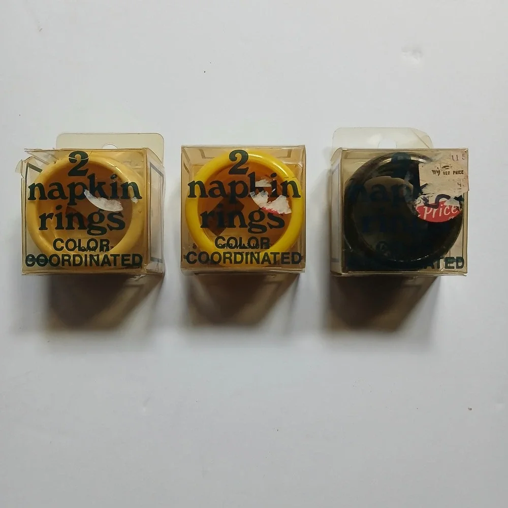 Vintage Sponge Clean Products Plastic Napkin Rings Set of 6 Yellow Brown Cream