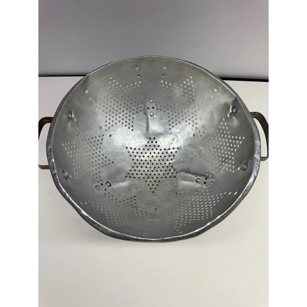Unbranded vintage aluminum
