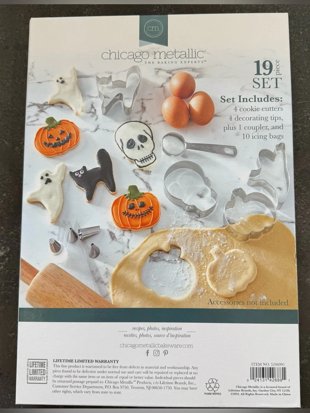 NIB Halloween Cookie Cutter & Decorating Set - Silver, Chicago Metallic
