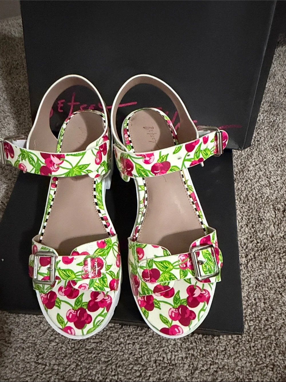 Betsey Johnson chunky white