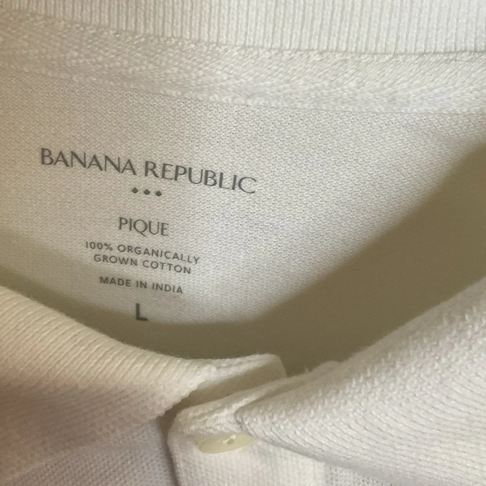 Banana Republic sleek stylish